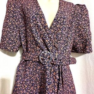 Beautiful structured dress, no ironing and flattering for petite gals.